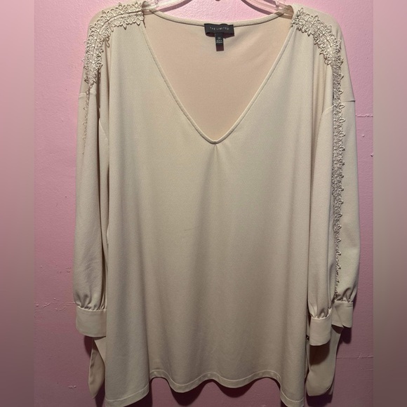 The Limited Long sleeve - Picture 1 of 4